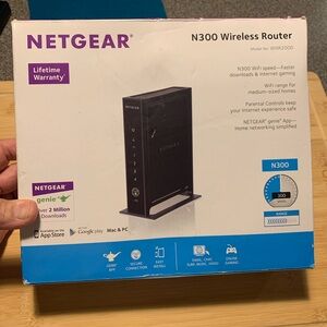Netgear N300 300 Mbps 4-Port 10/100 Wireless N Router (WNR2000) New Open Box